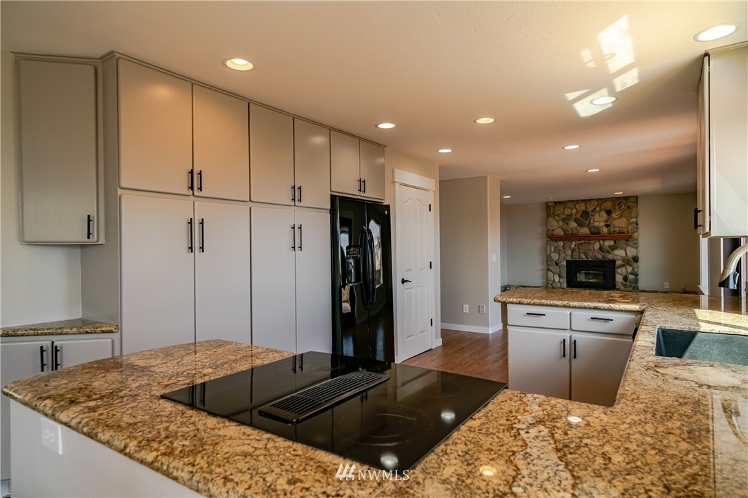 4135 Knowles Road Wenatchee, WA 98801 - Photo 7 of 37 Gallery Image 7