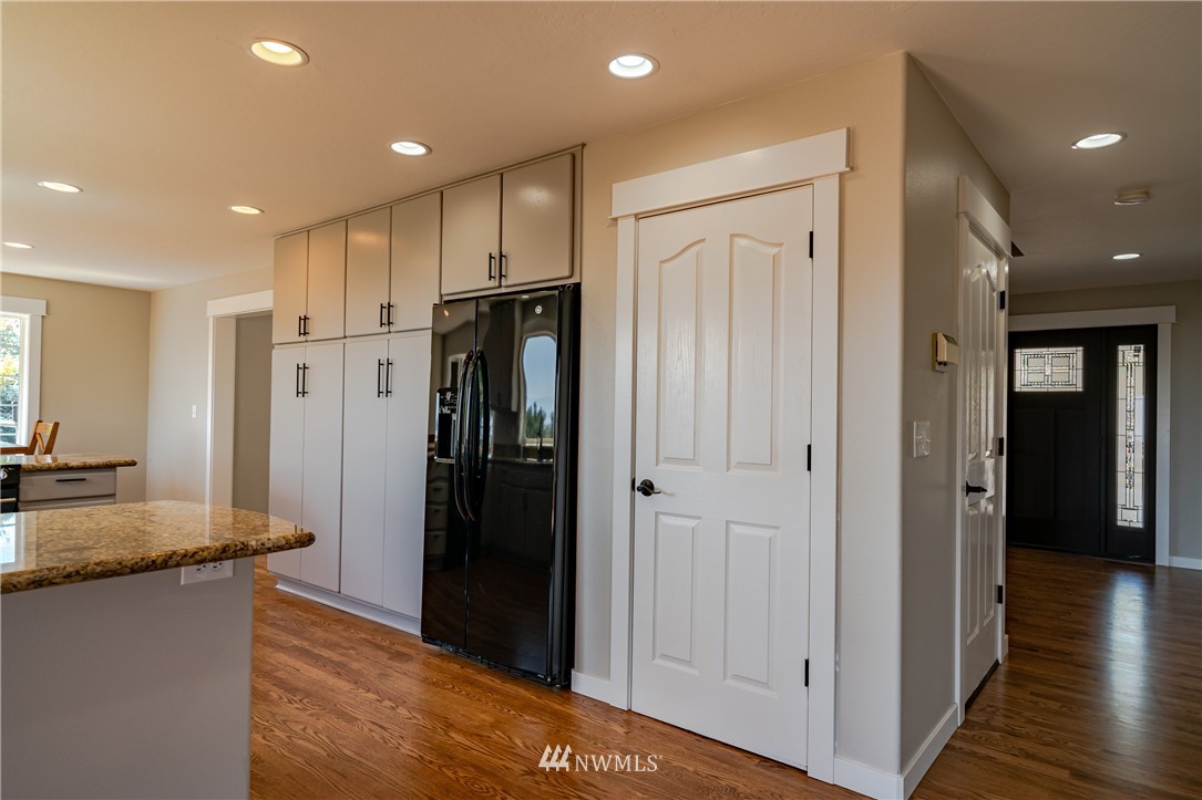 4135 Knowles Road Wenatchee, WA 98801 - Photo 9 of 37 Gallery Image 9