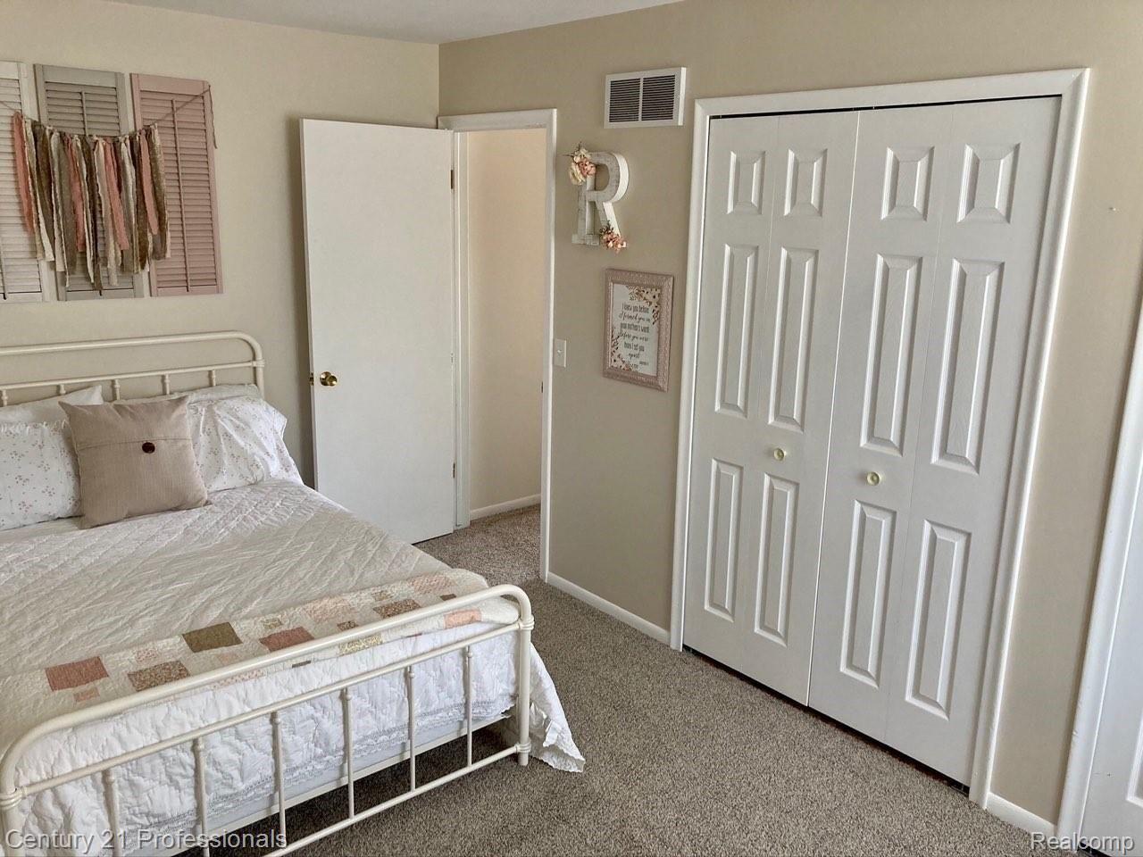 5495 Copley Square Road Grand Blanc, MI 48439 - Photo 18 of 35 IMG_0059.jpg