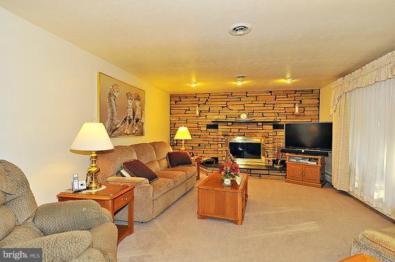 7907 Elizabeth Road Pasadena, MD 21122 - Photo 2 of 30 Living Room