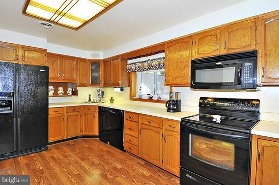 7907 Elizabeth Road Pasadena, MD 21122 - Photo 15 of 30 Kitchen