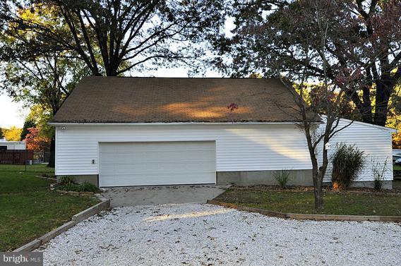 7907 Elizabeth Road Pasadena, MD 21122 - Photo 18 of 30 Garage