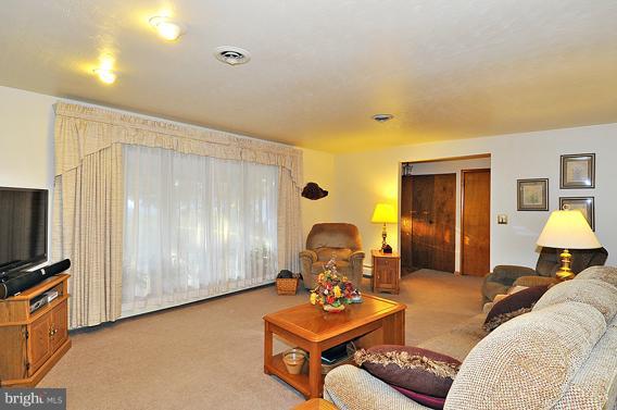 7907 Elizabeth Road Pasadena, MD 21122 - Photo 8 of 30 Living Room