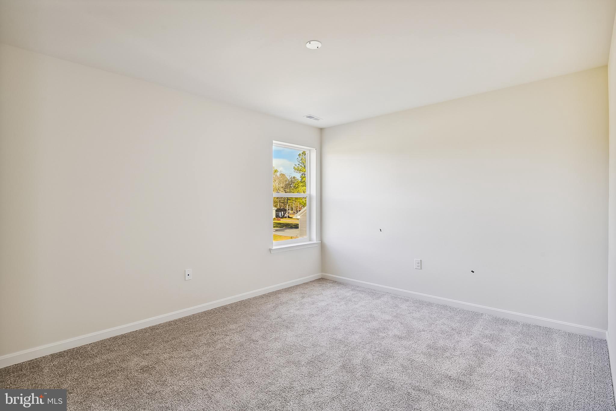 15330 Hildegard Lane Silver Spring, MD 20905 - Photo 24 of 45 an empty room with windows