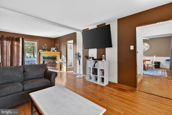 $275,000 | 106 Lakeside Drive, Glassboro, NJ 08028