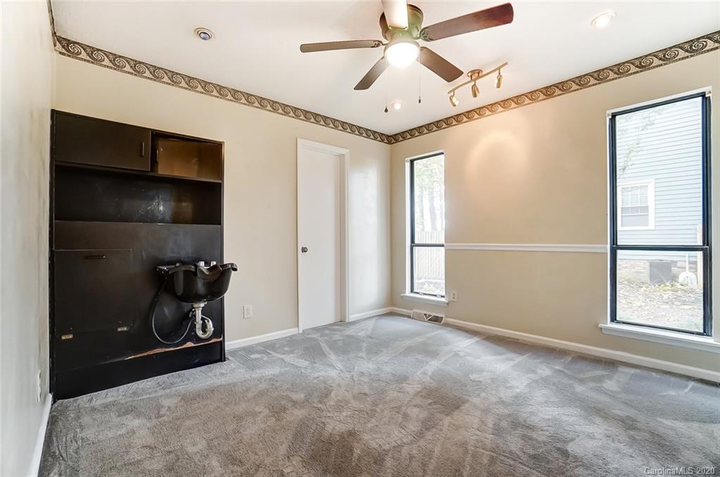 11112 5 Cedars Road Charlotte, NC 28226 - Photo 18 of 33 Gallery Image 18