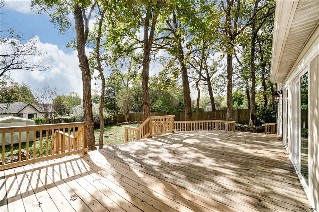 11112 5 Cedars Road Charlotte, NC 28226 - Photo 27 of 33 Gallery Image 27