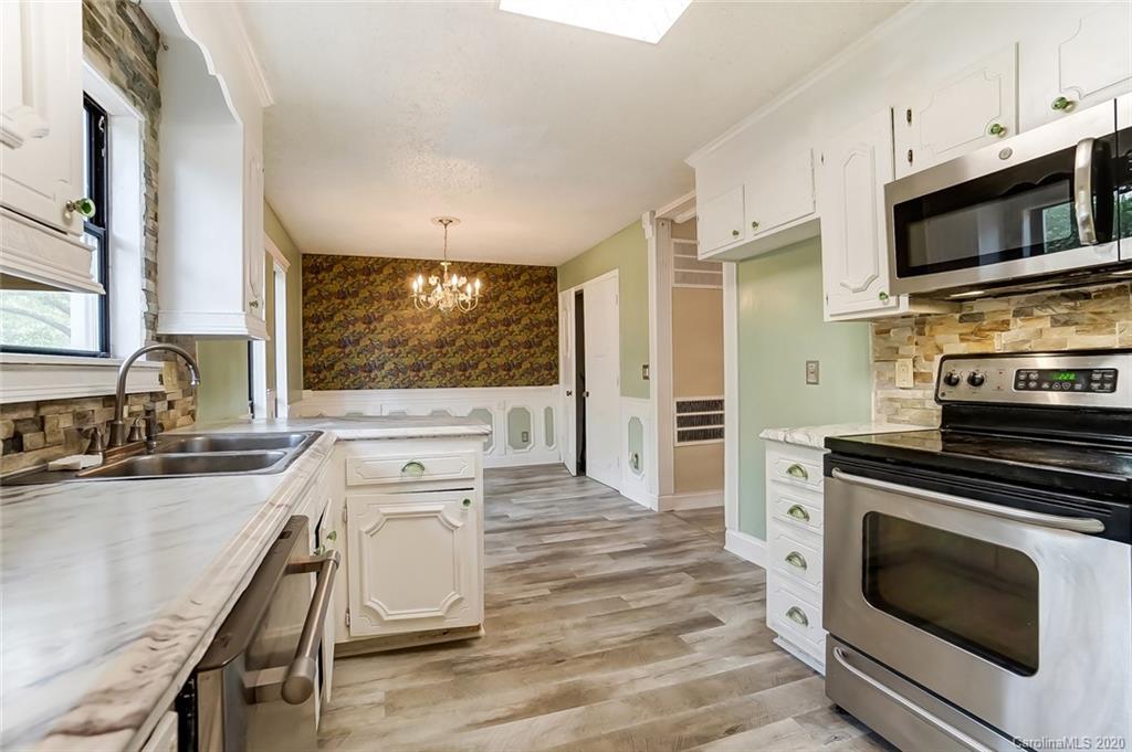11112 5 Cedars Road Charlotte, NC 28226 - Photo 8 of 33 Gallery Image 8