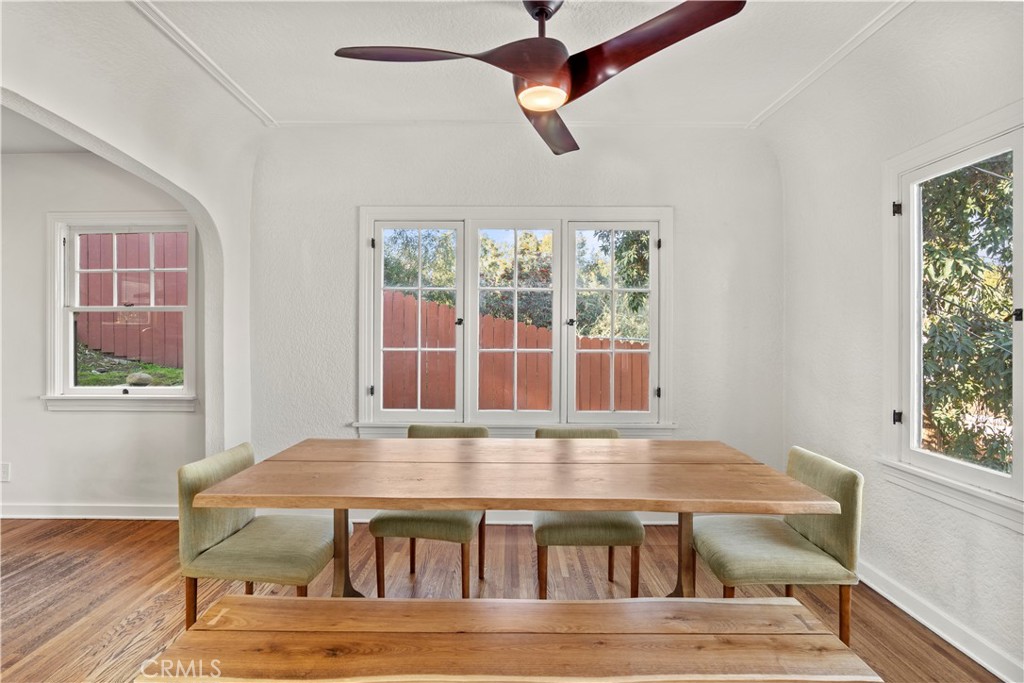 2559 Corralitas Drive Silver Lake, CA 90039 - Photo 12 of 54 a view of a livingroom with furniture