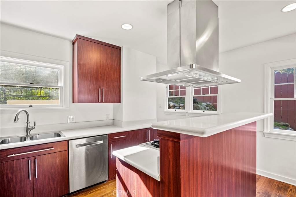 2559 Corralitas Drive Silver Lake, CA 90039 - Photo 18 of 54 Kitchen