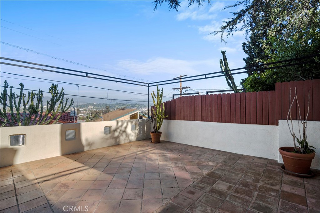 2559 Corralitas Drive Silver Lake, CA 90039 - Photo 3 of 54 a view of a backyard