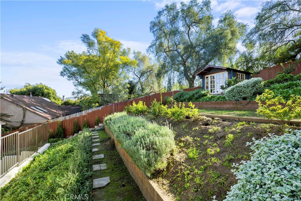 2559 Corralitas Drive Silver Lake, CA 90039 - Photo 45 of 54 a view of a garden with plants