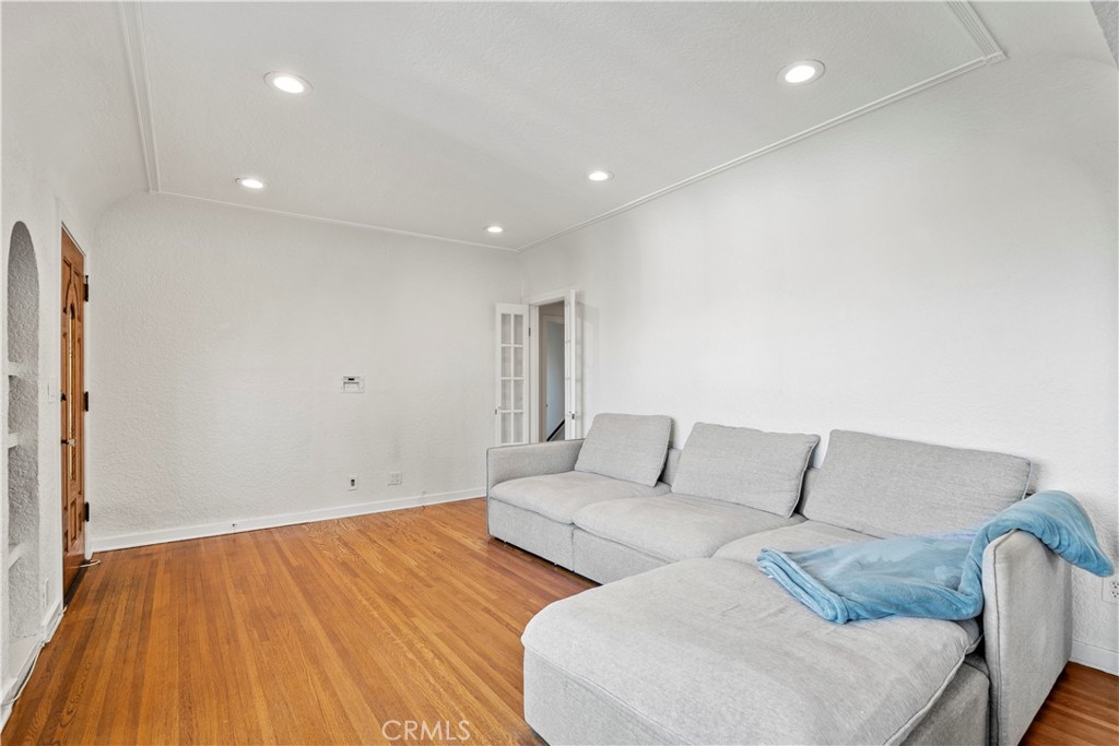 2559 Corralitas Drive Silver Lake, CA 90039 - Photo 10 of 54 a living room with furniture and a wooden floor