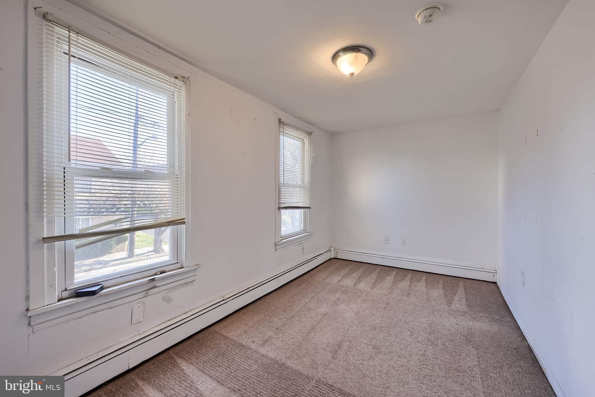 238 South 4th Street Columbia, PA 17512 - Photo 14 of 16 an empty room with a window