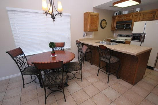 860 South Village Road, Unit P8 St. George, UT 84770 - Photo 1 of 1 DINING TABLE & CHAIRS