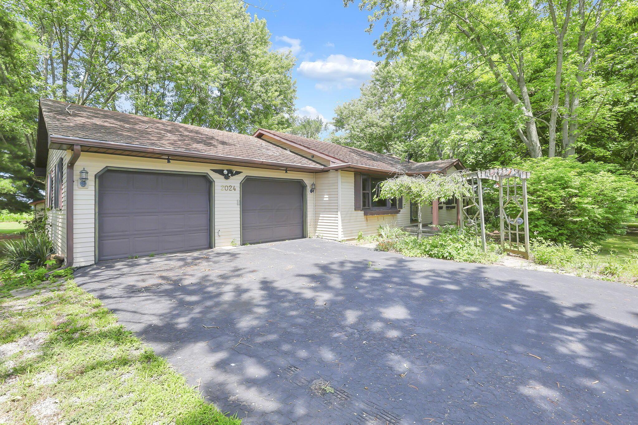 2024 Owens Road West Marion, OH 43302 - Photo 2 of 39 2-web-or-mls-4E7A4498