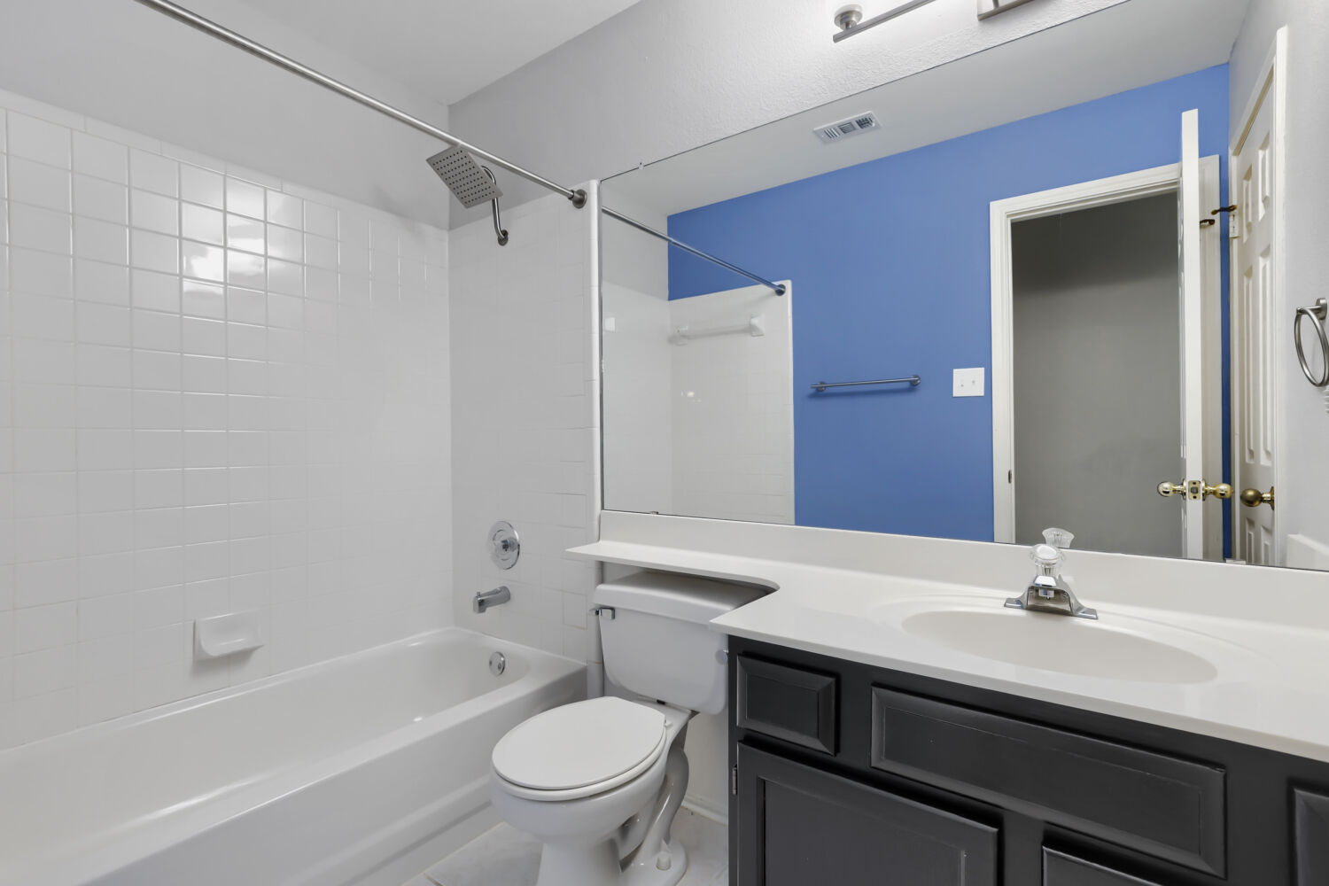 17204 Village Glen Road Pflugerville, TX 78660 - Photo 16 of 19 Secondary bathroom