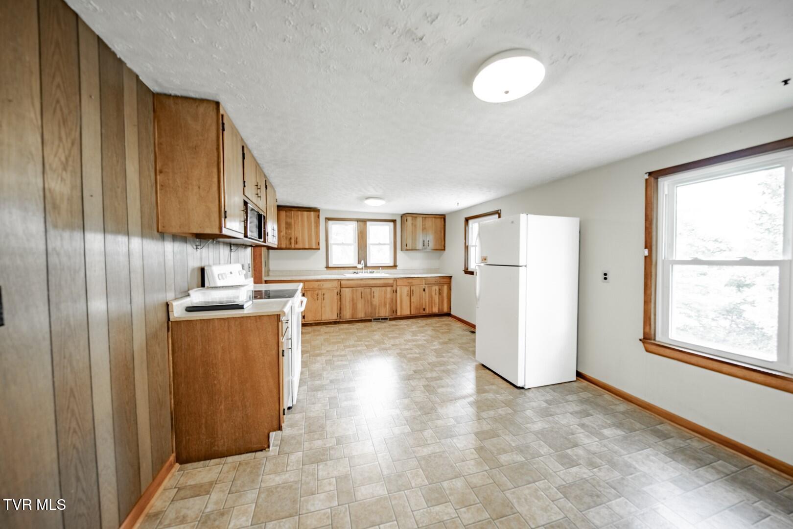 141 Hiola Street Newport, TN 37821 - Photo 15 of 42 13