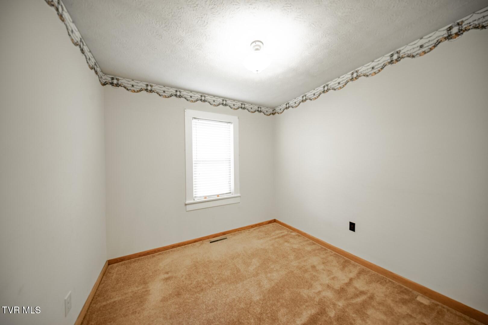 141 Hiola Street Newport, TN 37821 - Photo 23 of 42 21 (Large)