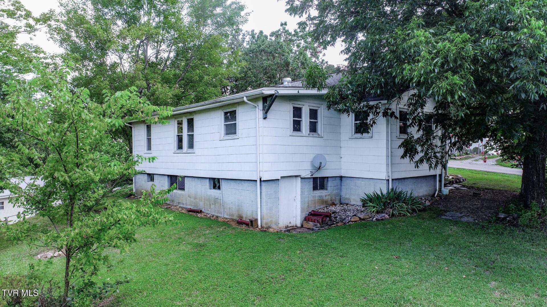 141 Hiola Street Newport, TN 37821 - Photo 9 of 42 8