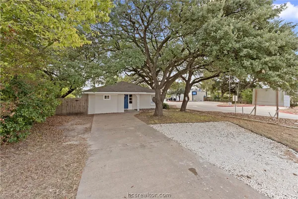 $2,200 | 206 George Bush Drive East, College Station, TX 77840