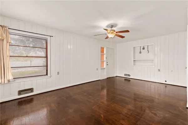 $2,200 | 206 George Bush Drive East, College Station, TX 77840