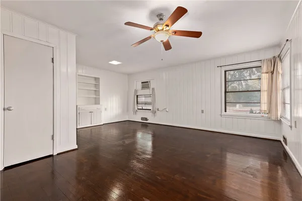 $2,200 | 206 George Bush Drive East, College Station, TX 77840