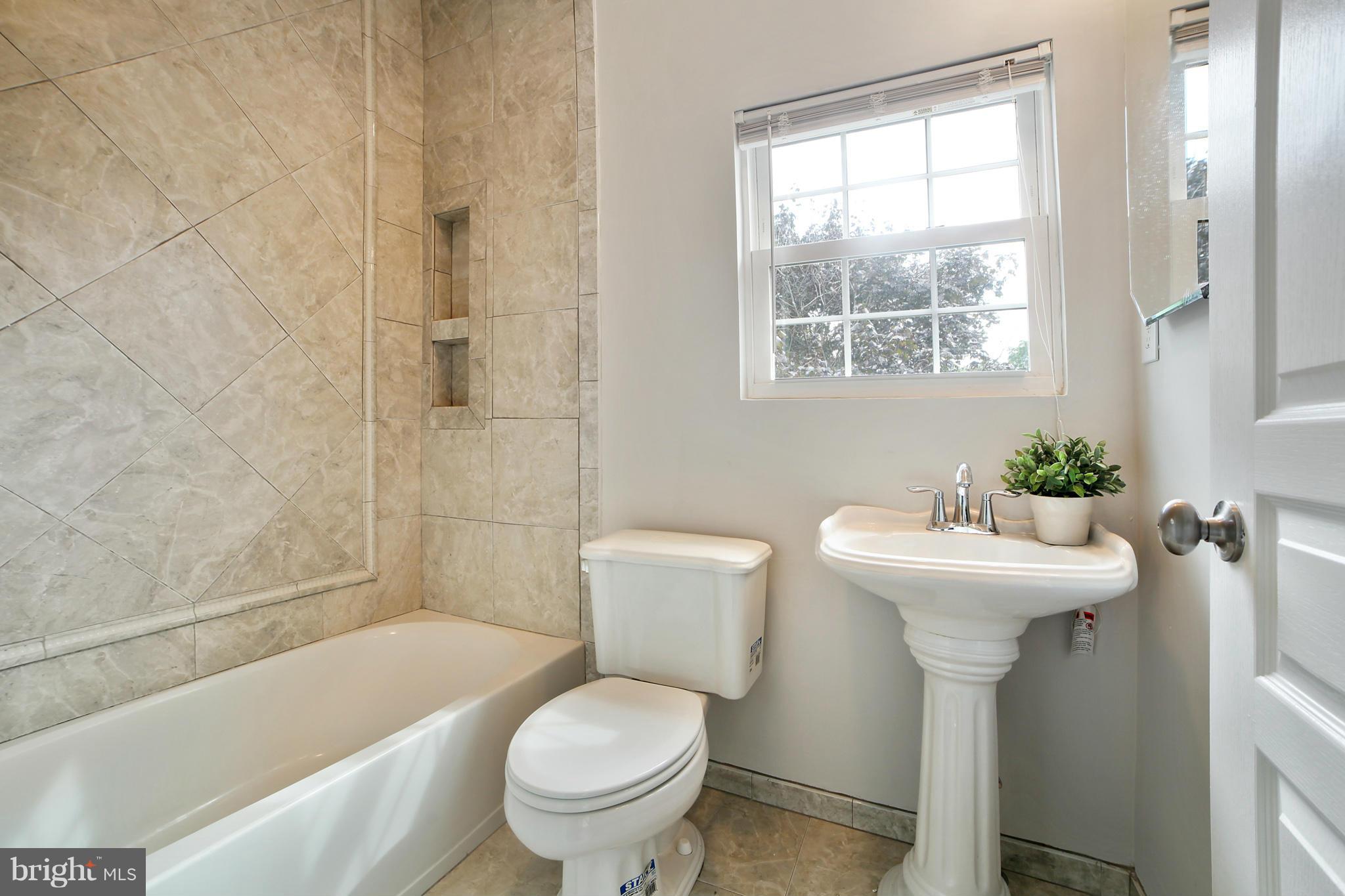 9436 Damascus Road Damascus, MD 20872 - Photo 13 of 28 Bath
