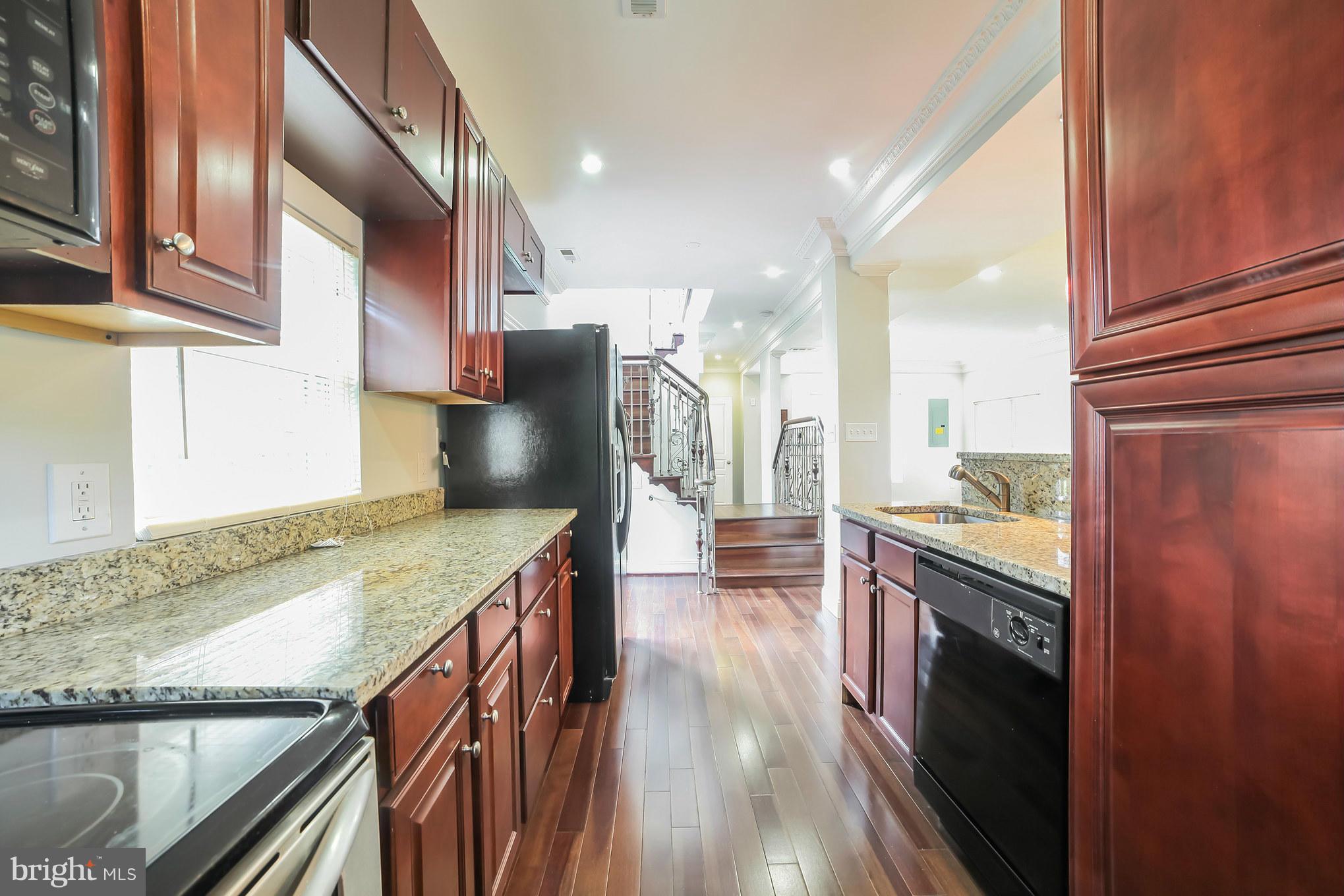 9436 Damascus Road Damascus, MD 20872 - Photo 9 of 28 Kitchen
