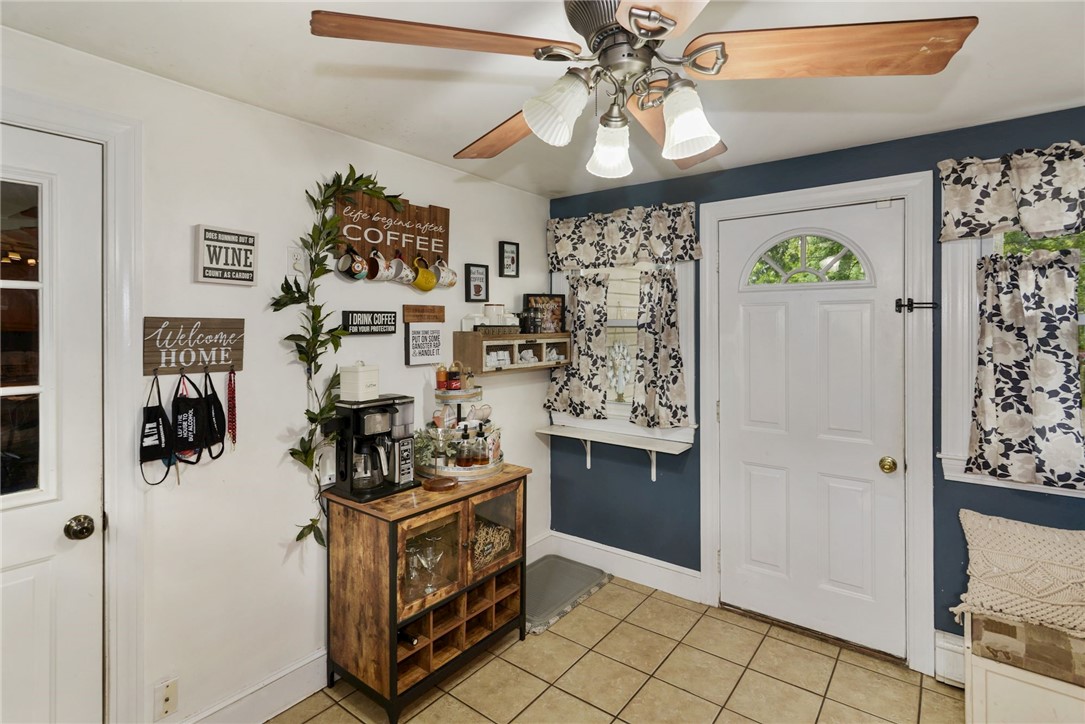 144 Inman Avenue Warwick, RI 02886 - Photo 8 of 27 Gallery Image 8
