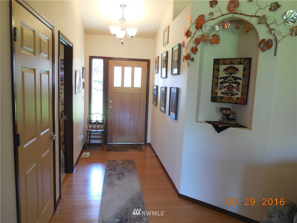8428 180th Way Southwest Rochester, WA 98579 - Photo 4 of 25