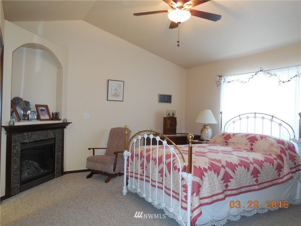 8428 180th Way Southwest Rochester, WA 98579 - Photo 9 of 25
