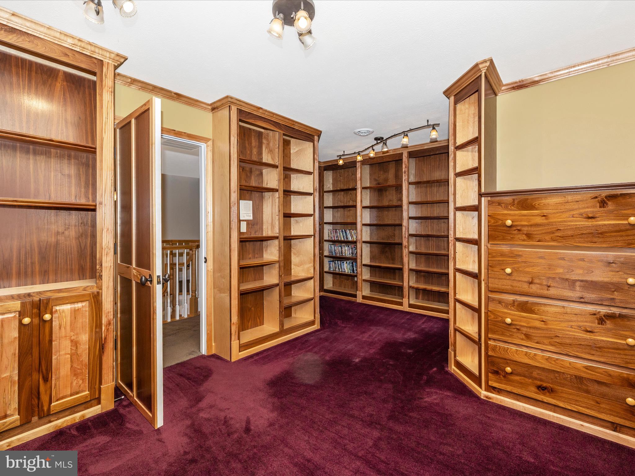 1345 Brehm Road Westminster, MD 21157 - Photo 47 of 131 Library