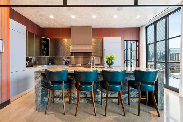 $3,650,000 | 900 West Washington Boulevard, Unit 802, Chicago, IL 60607