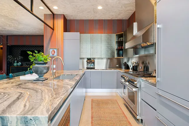 $3,650,000 | 900 West Washington Boulevard, Unit 802, Chicago, IL 60607