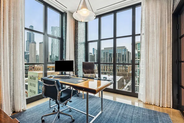 $3,650,000 | 900 West Washington Boulevard, Unit 802, Chicago, IL 60607