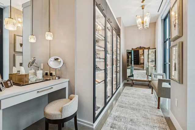 $3,650,000 | 900 West Washington Boulevard, Unit 802, Chicago, IL 60607