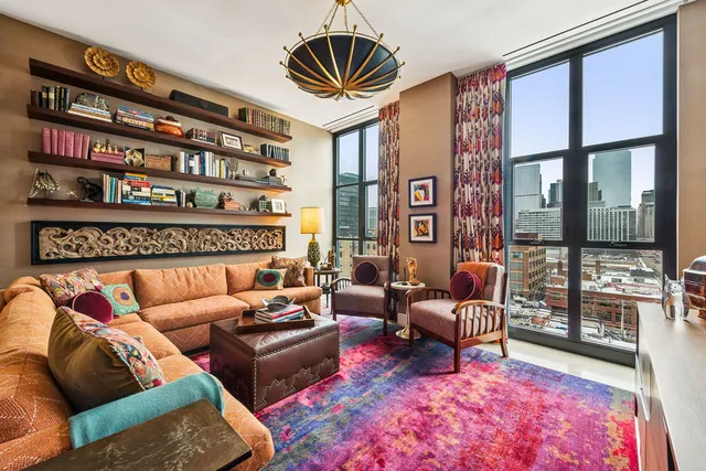 $3,650,000 | 900 West Washington Boulevard, Unit 802, Chicago, IL 60607