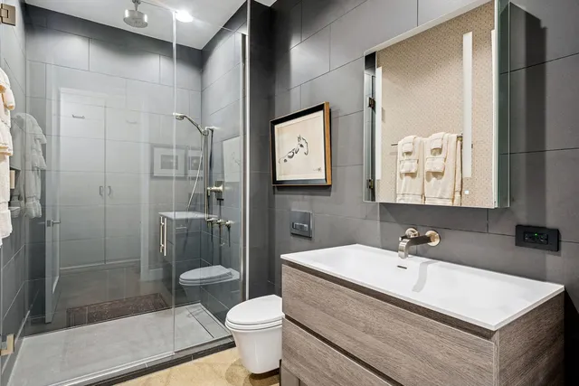 $3,650,000 | 900 West Washington Boulevard, Unit 802, Chicago, IL 60607