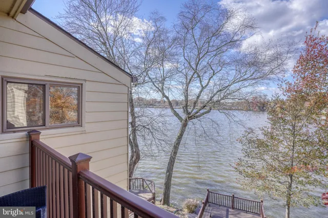 a view of a workspace with furniture