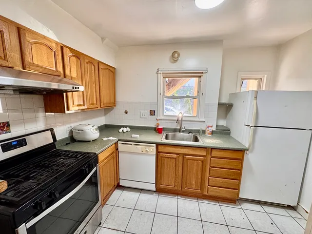 $2,200 | 50 Mt Ararat Road, Unit 3, Quincy, MA 02169