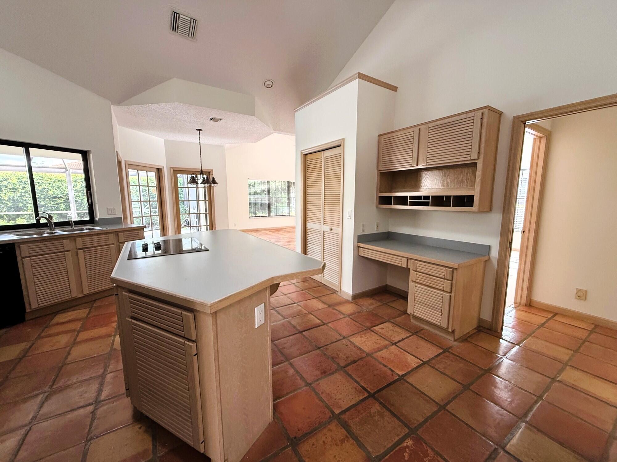 4 Lochwick Road Palm Beach Gardens, FL 33418 - Photo 9 of 35 Kitchen