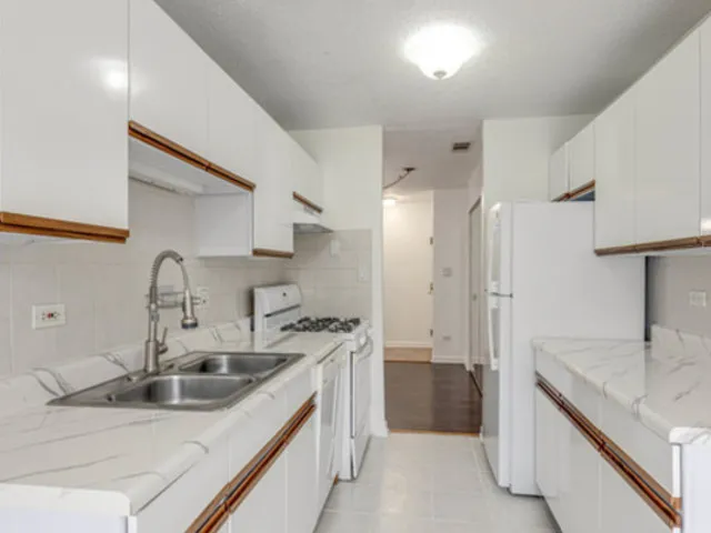 $254,900 | 760 Weidner Road, Unit 107, Buffalo Grove, IL 60089