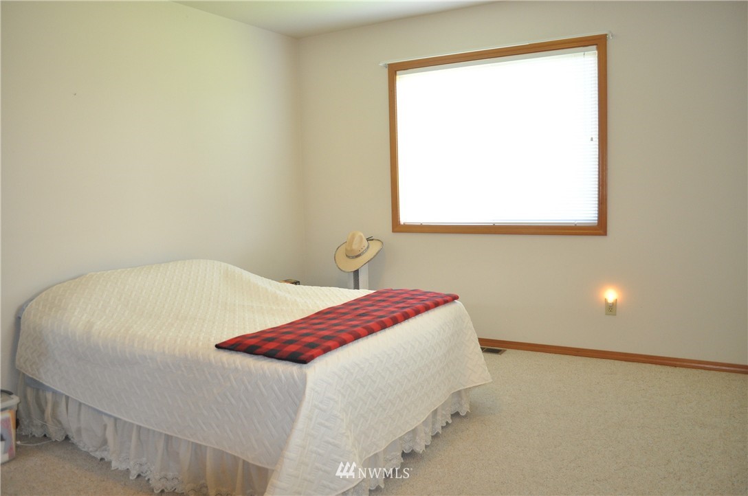 4835 163rd Lane Southwest Rochester, WA 98579 - Photo 14 of 25