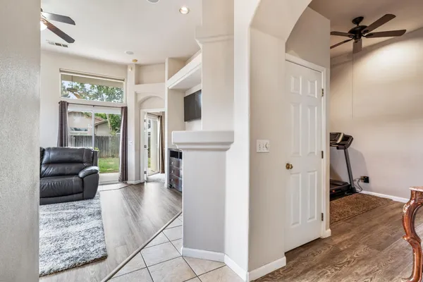 $379,900 | 1607 North Sol Court, Visalia, CA 93292