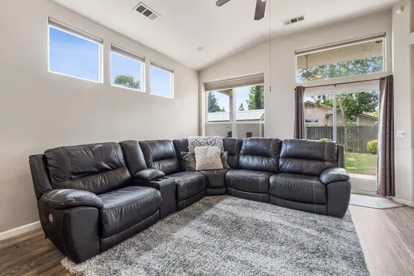 $379,900 | 1607 North Sol Court, Visalia, CA 93292
