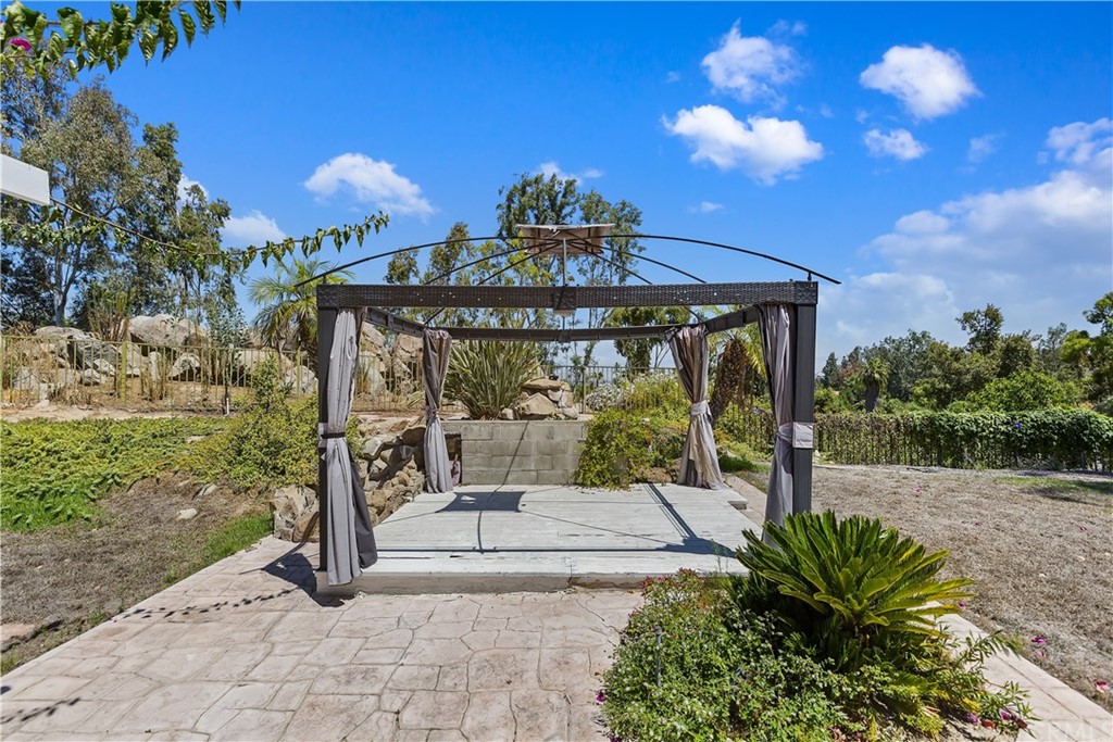 11056 Orchard View Lane Riverside, CA 92503 - Photo 16 of 56