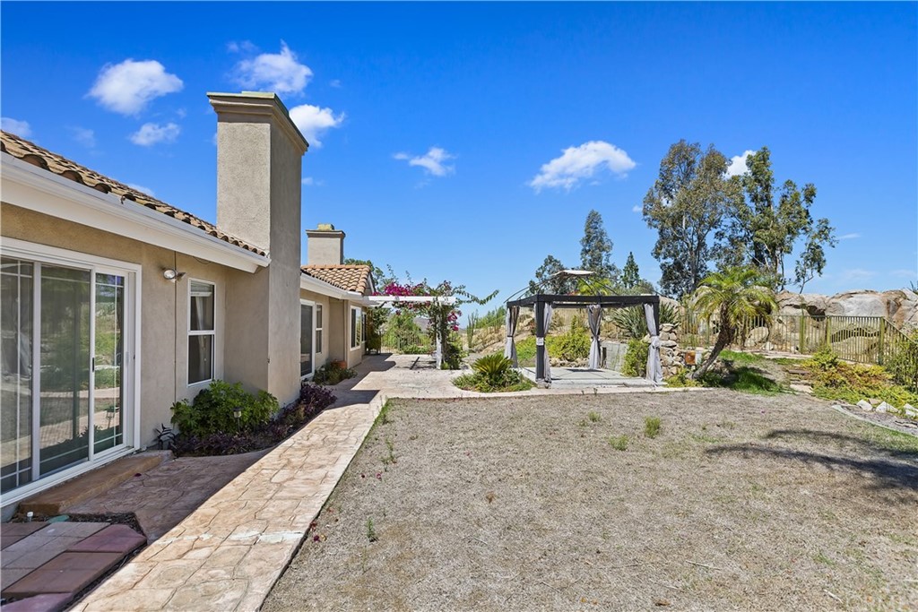 11056 Orchard View Lane Riverside, CA 92503 - Photo 19 of 56