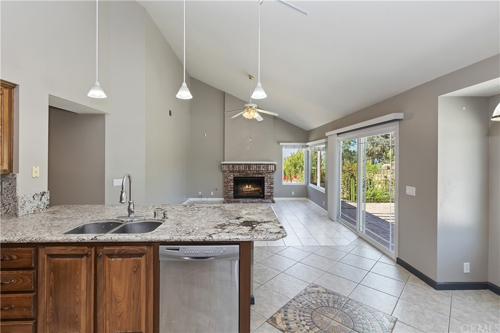 11056 Orchard View Lane Riverside, CA 92503 - Photo 38 of 56