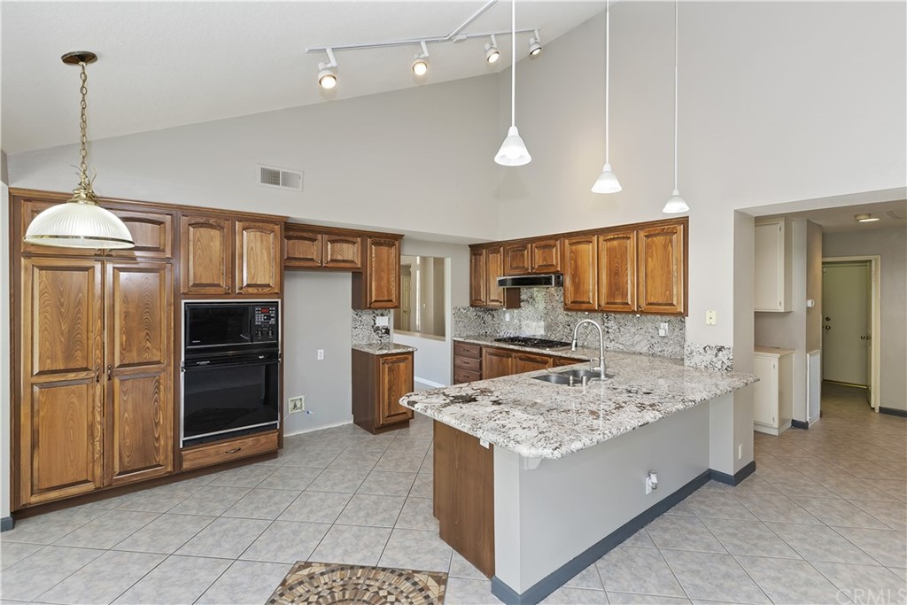 11056 Orchard View Lane Riverside, CA 92503 - Photo 40 of 56